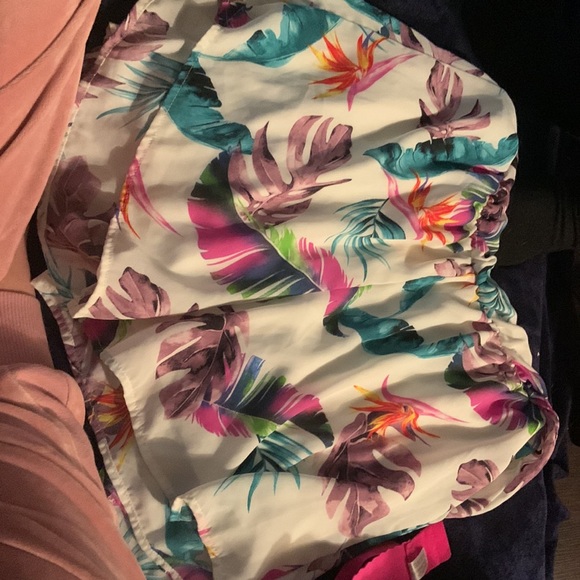 Shorts romper - Picture 2 of 2